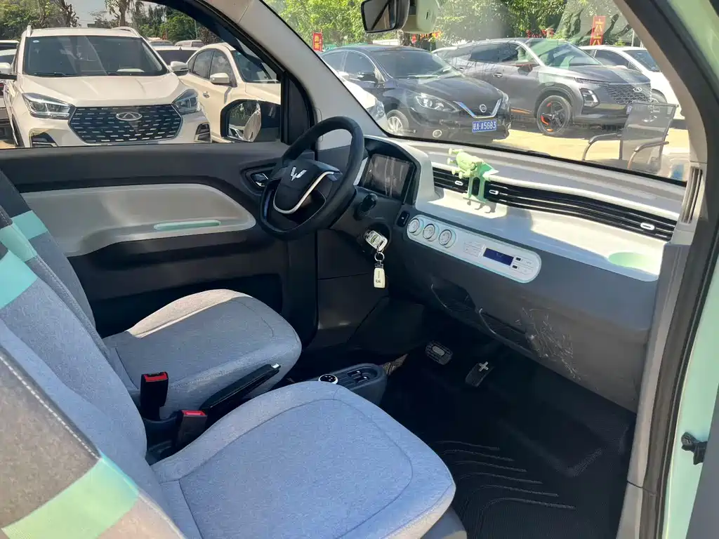 Wuling MINIEV — миниатюра 6