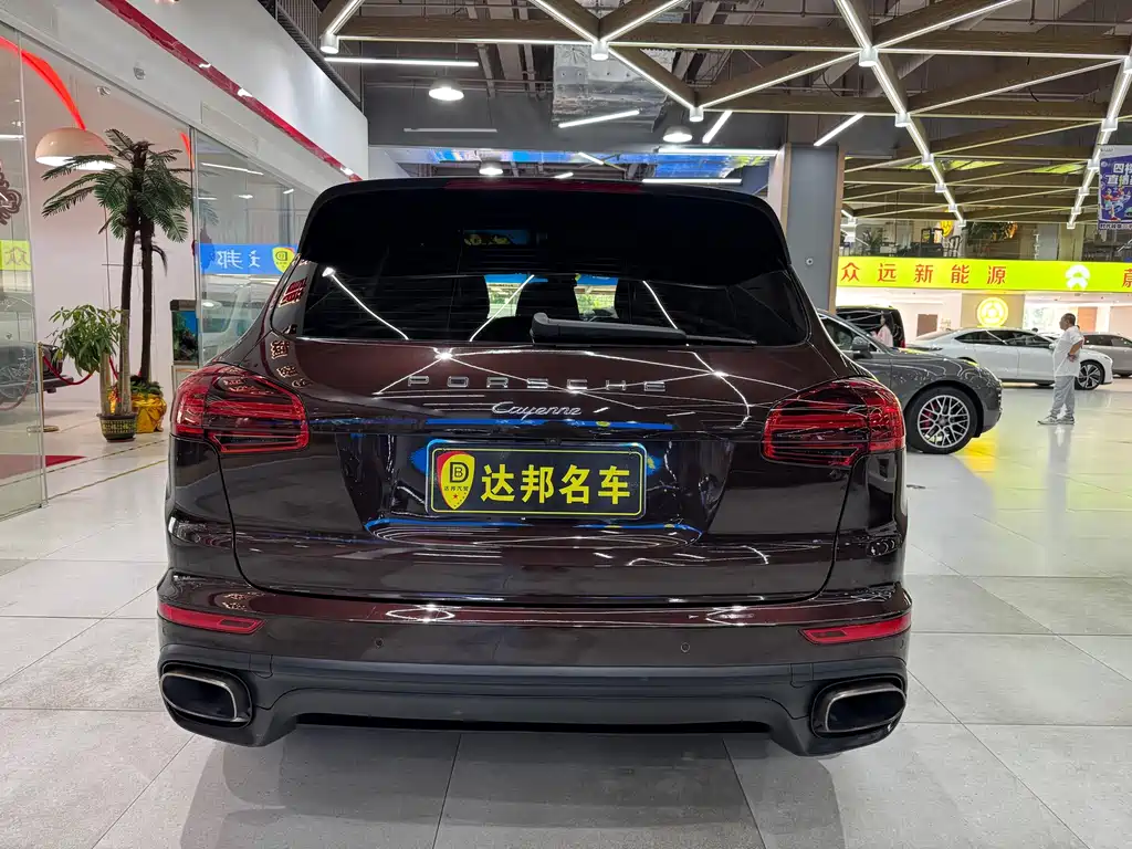 Porsche Cayenne — миниатюра 17