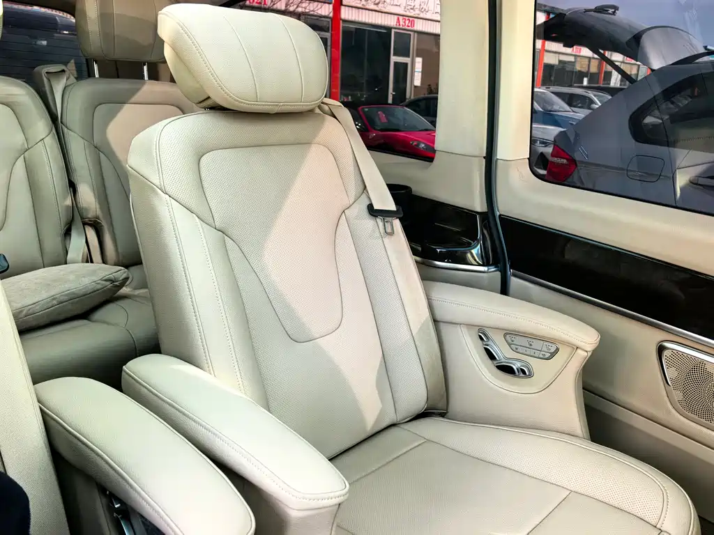 MERCEDES-BENZ V CLASS