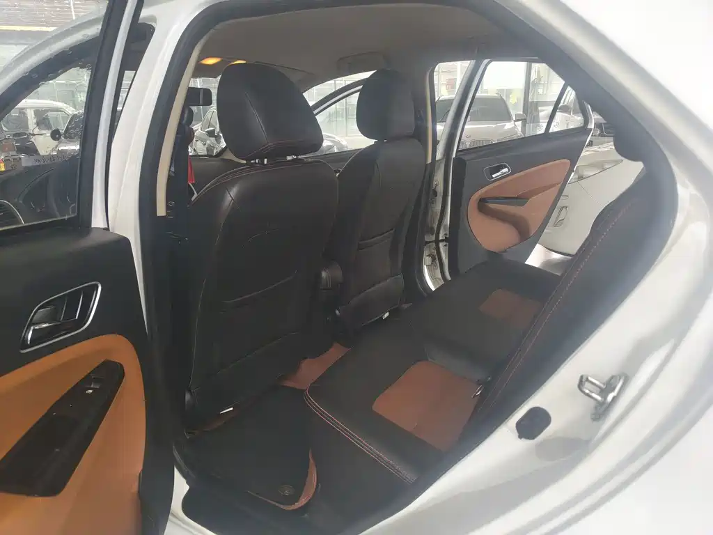 Geely King Kong — миниатюра 12