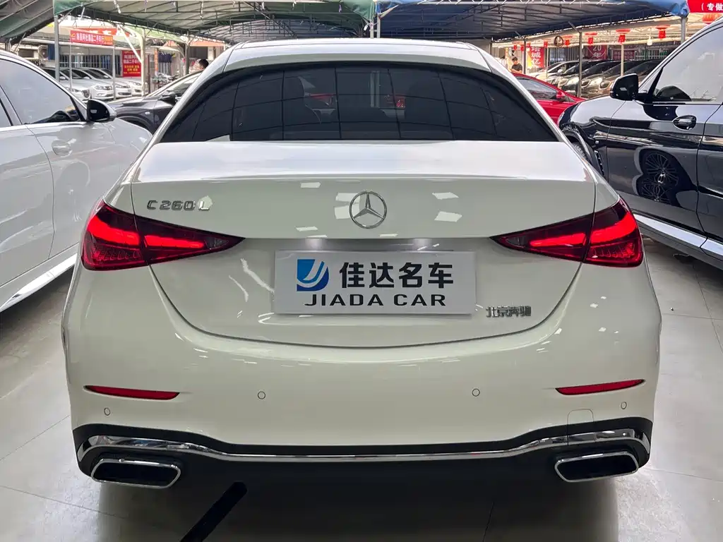 Mercedes-Benz C-Class — миниатюра 13