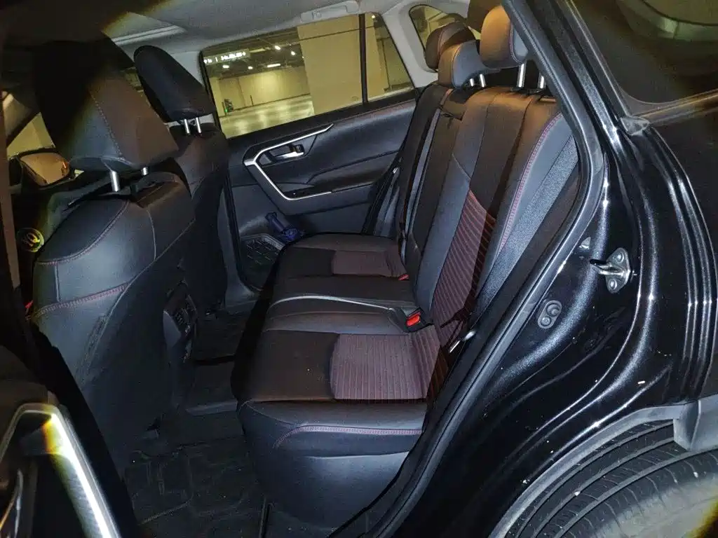 Toyota RAV4 Prime — миниатюра 13