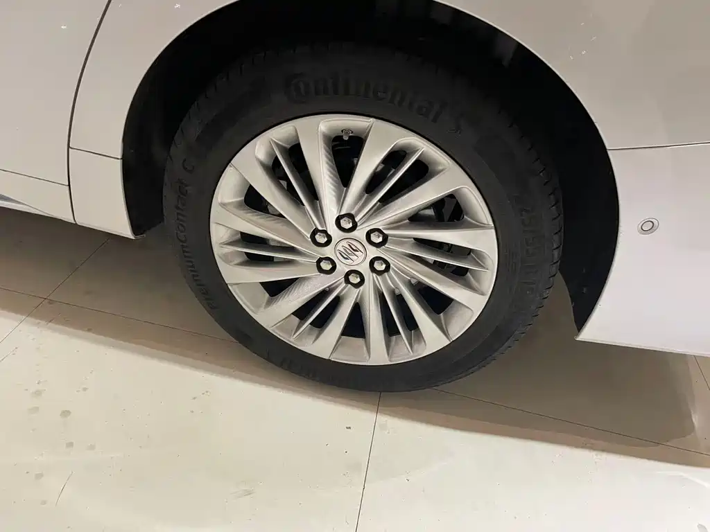 Buick Century — миниатюра 9