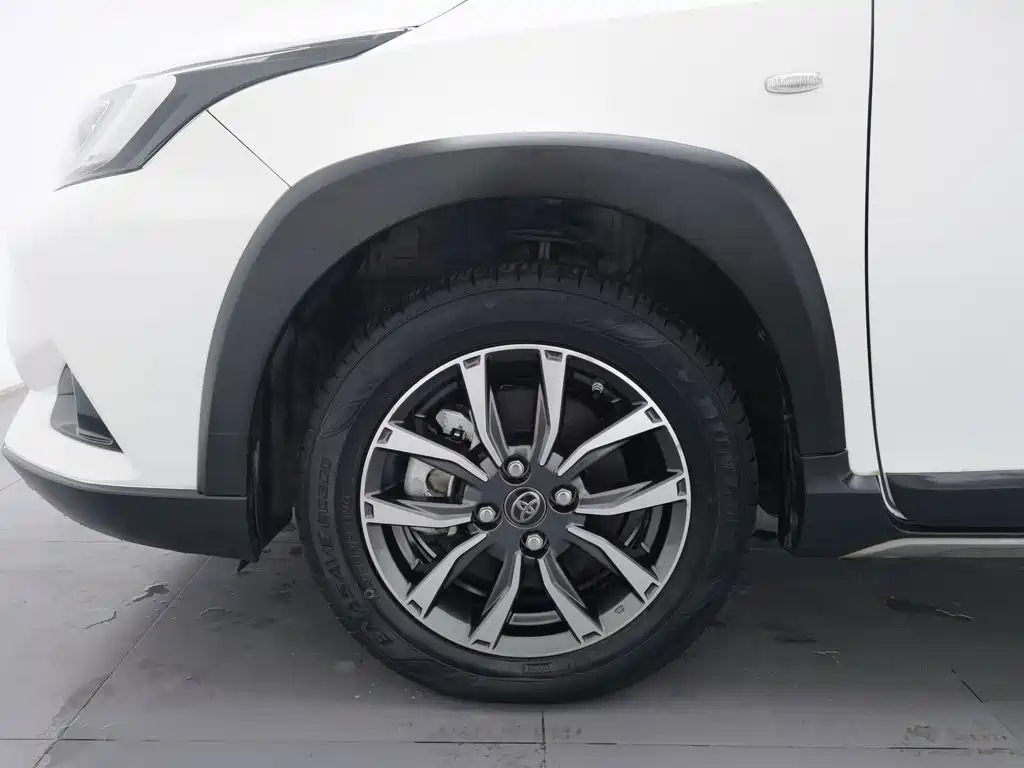 Toyota Yaris L — миниатюра 17