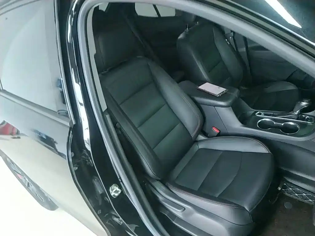 Chevrolet Equinox — миниатюра 25