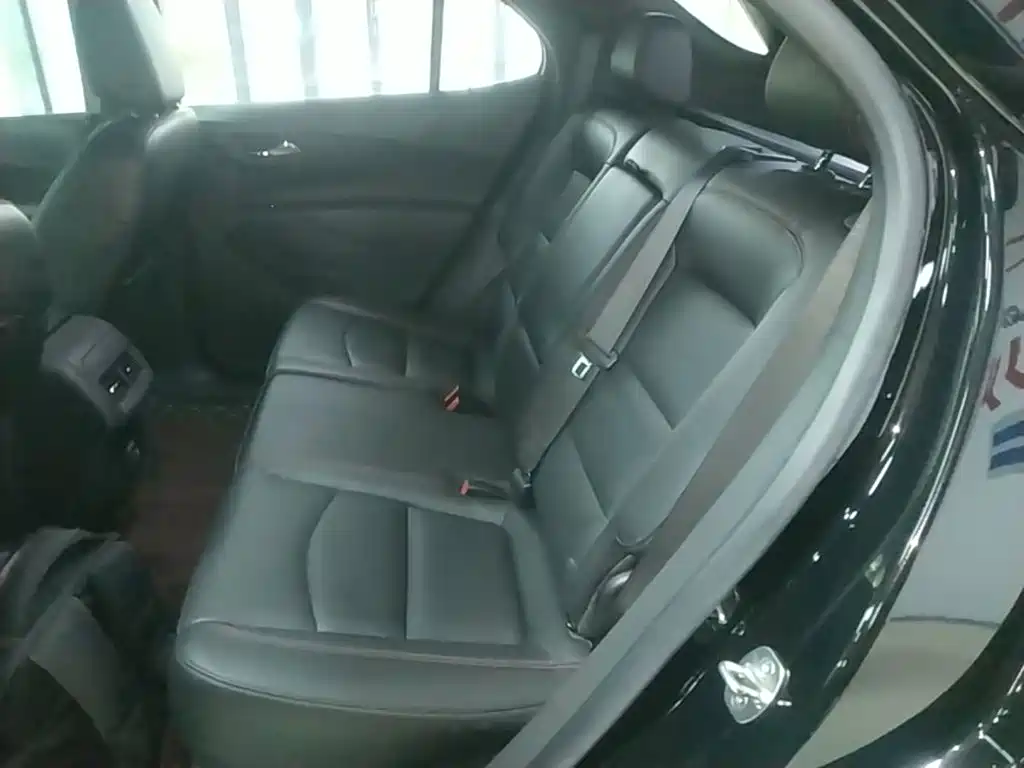 Chevrolet Equinox — миниатюра 17