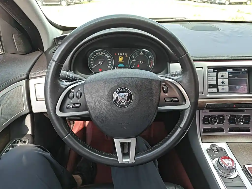 Jaguar XF — миниатюра 11
