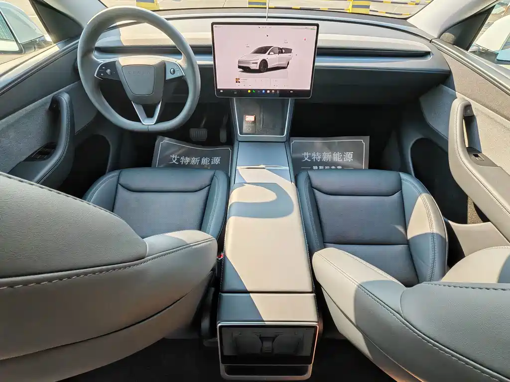 Tesla Model Y — миниатюра 18