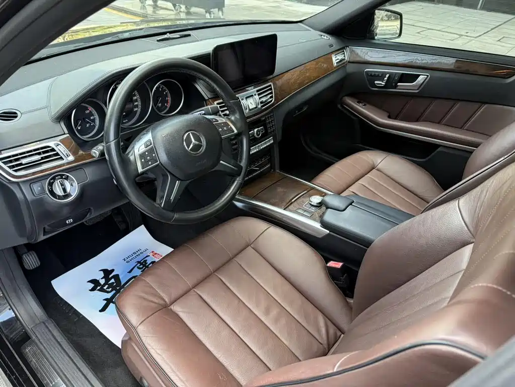 Mercedes-Benz E-Class — миниатюра 7