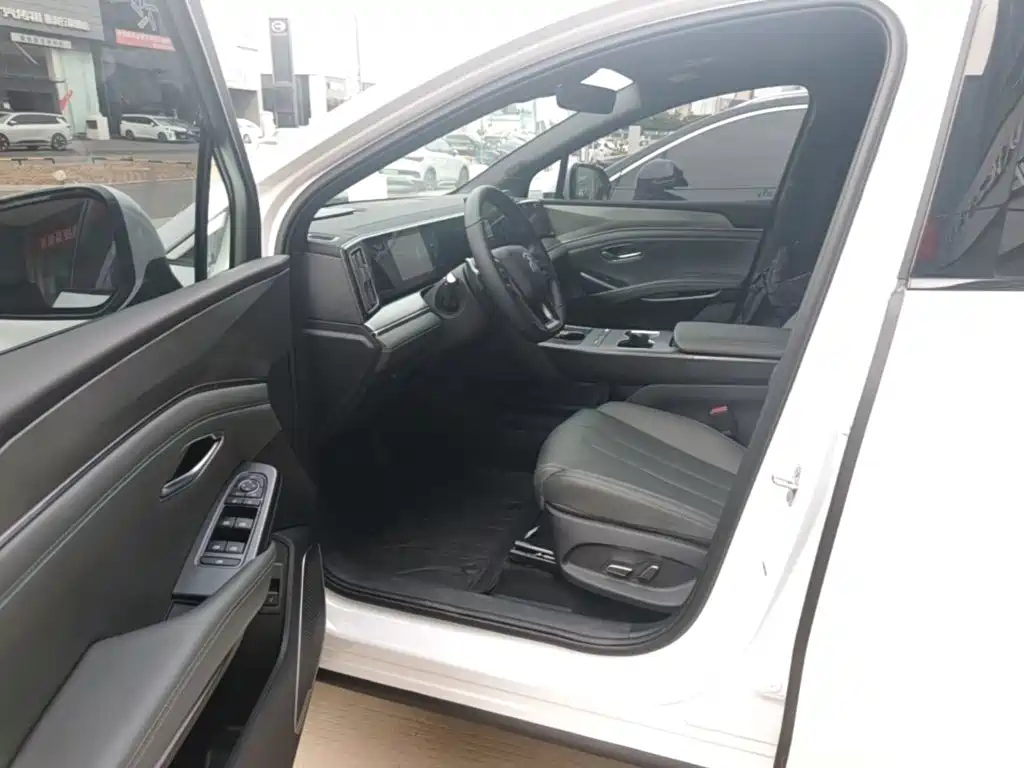 BYD L DM-i — миниатюра 16
