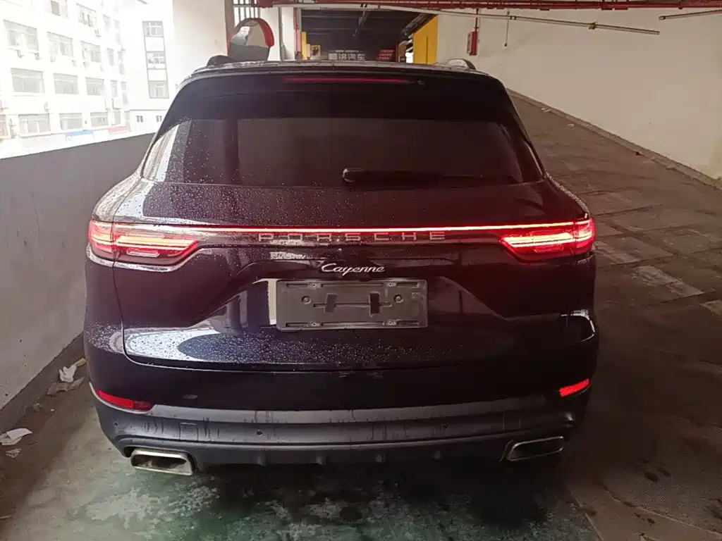 Porsche Cayenne — миниатюра 6