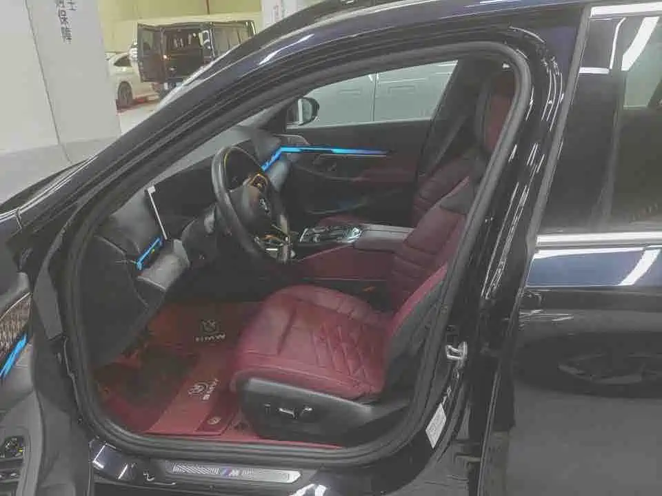 BMW 5 Series — миниатюра 4