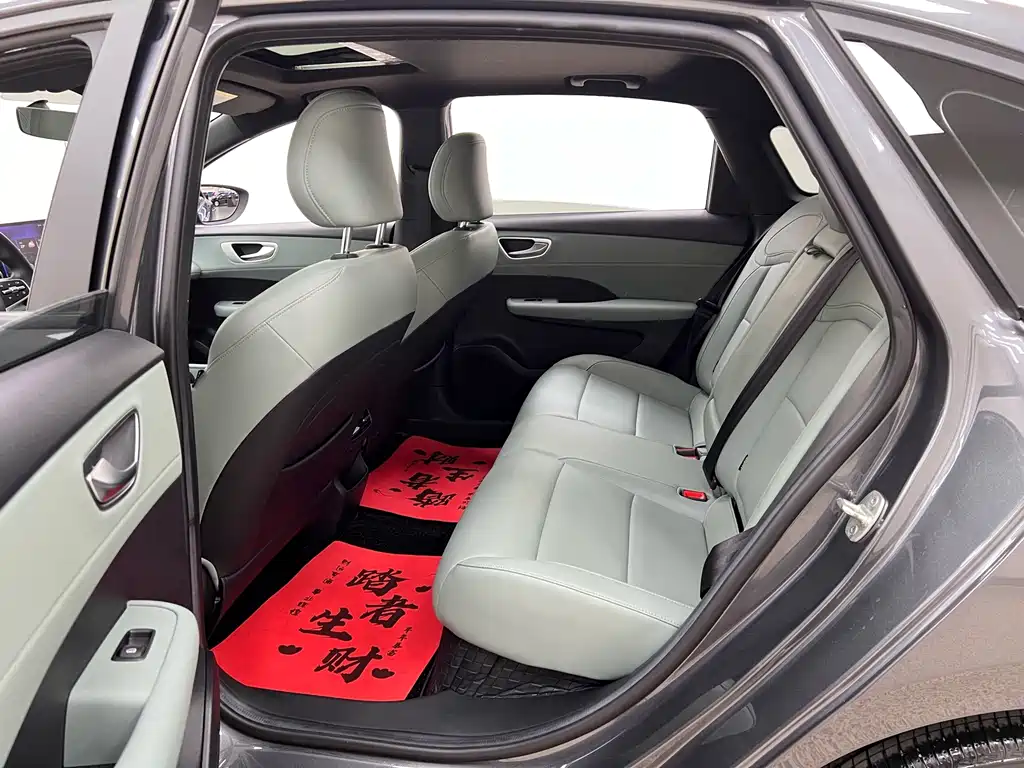 Roewe Young Wai D6 — миниатюра 16