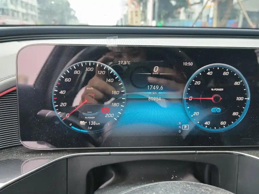 Mercedes-Benz EQC — миниатюра 14