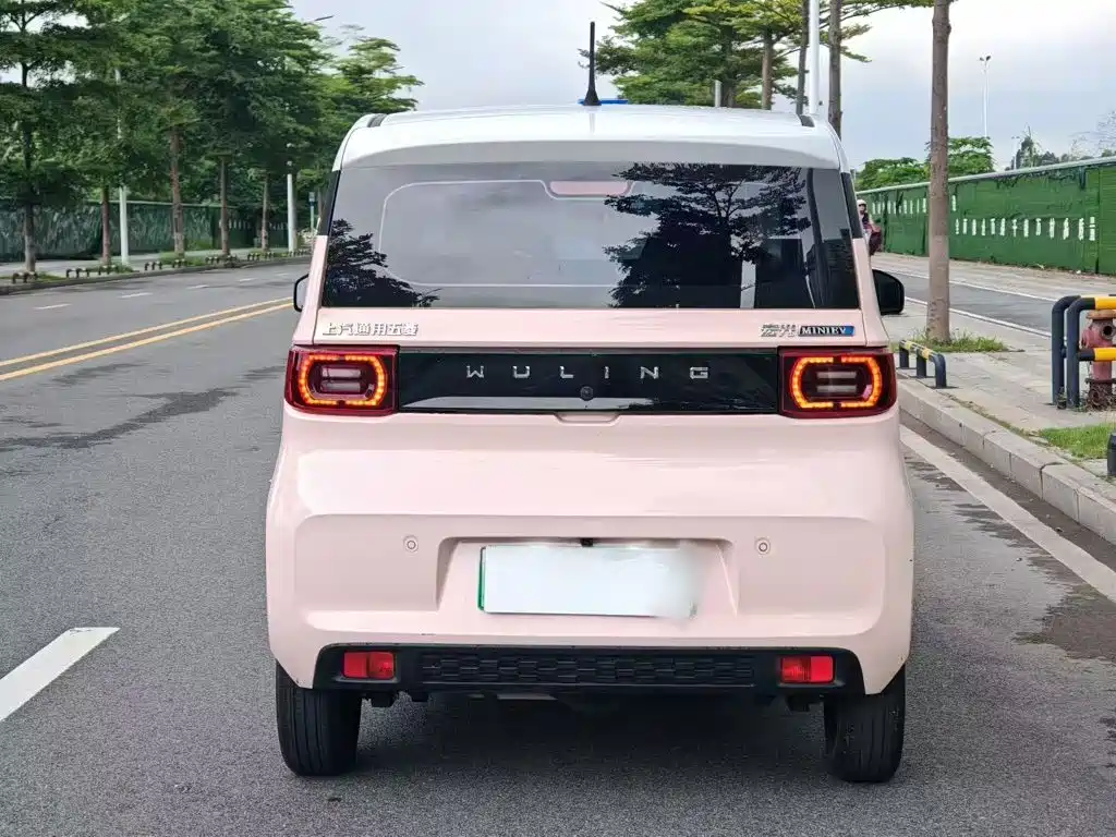 Wuling MINIEV — миниатюра 6