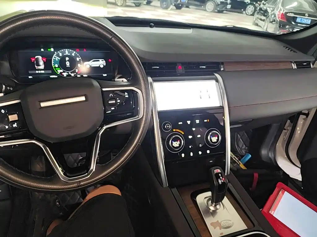 Land Rover Discovery Sport Hybrid — миниатюра 10