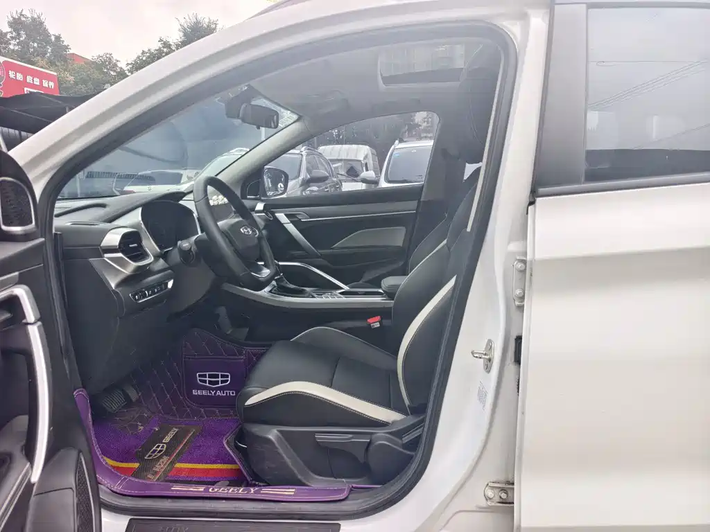 Geely Binyue — миниатюра 8
