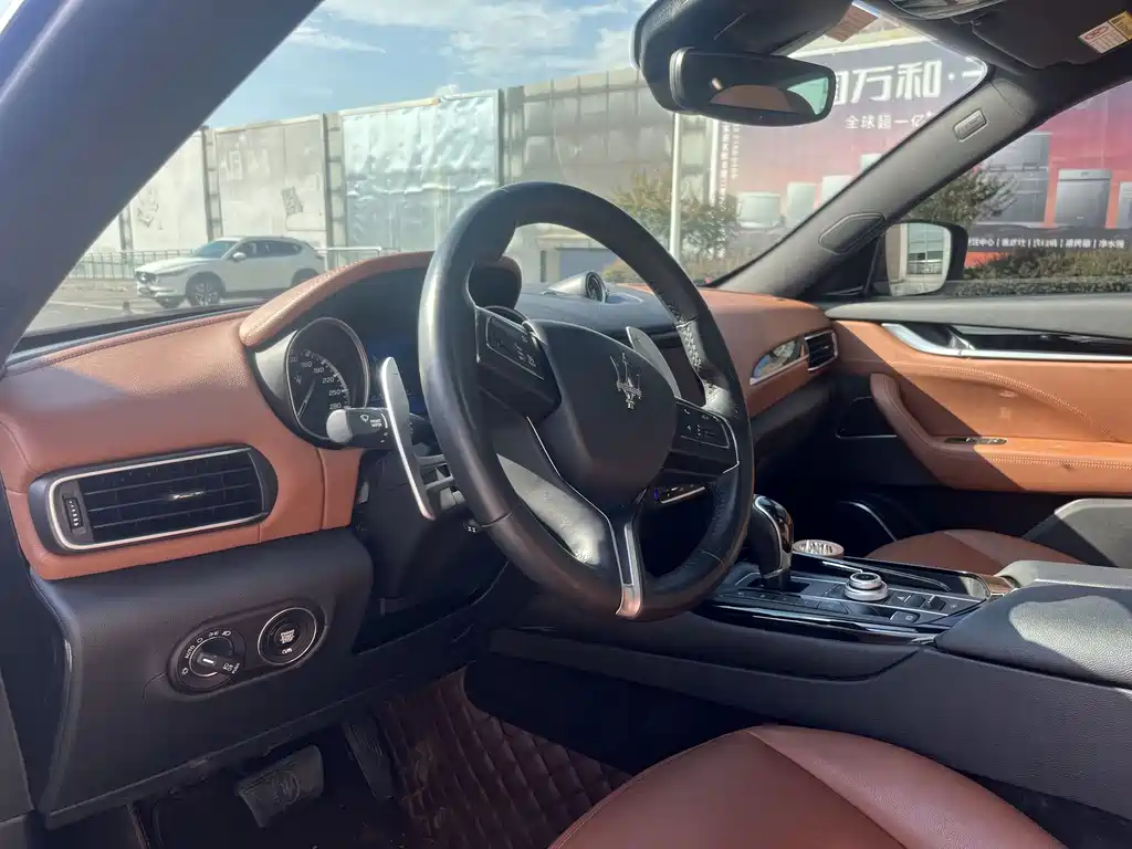 Maserati Levante — миниатюра 7