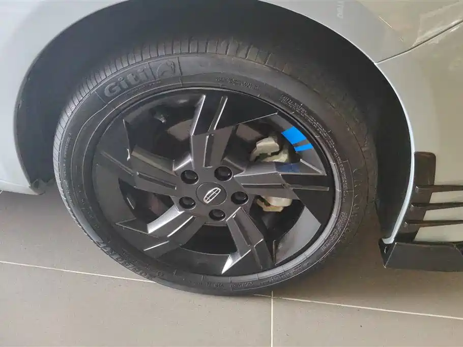 Geely Emgrand L HiP L HiP 2024 Champion 1.5TD-DHT Pro 100KM