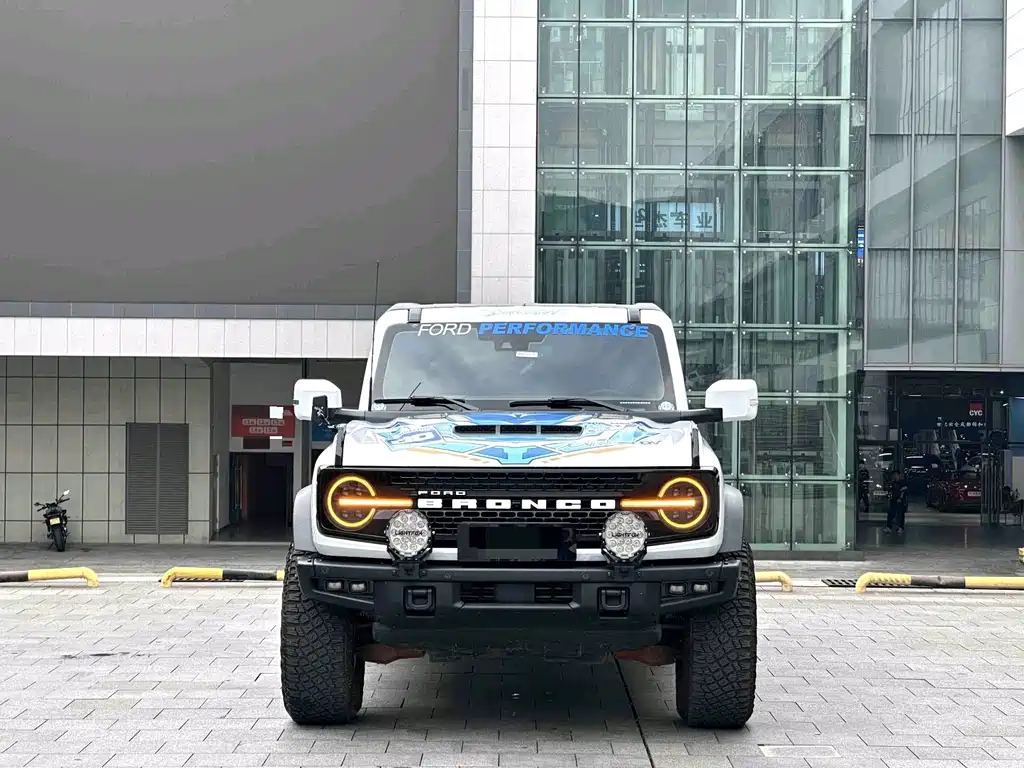 Ford Bronco — миниатюра 2