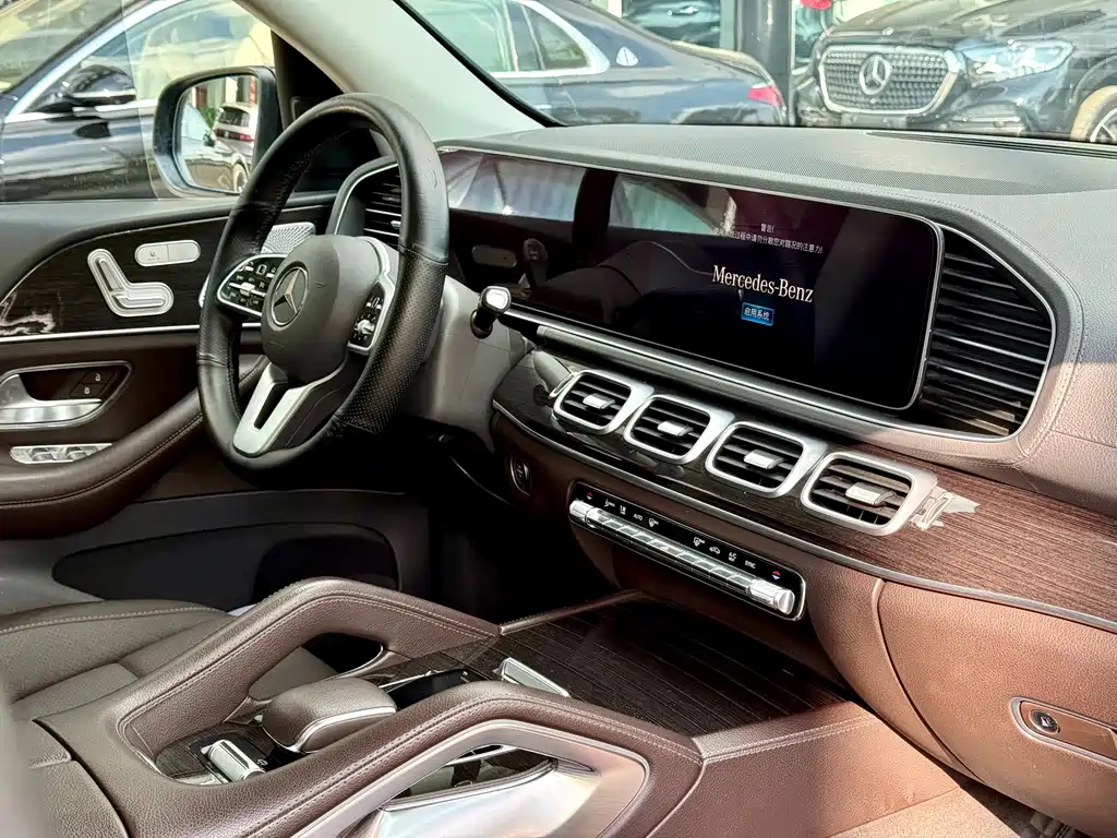 Mercedes-Benz GLE (Import) — миниатюра 28