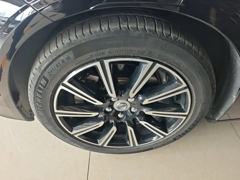 Volvo S90 — миниатюра 23