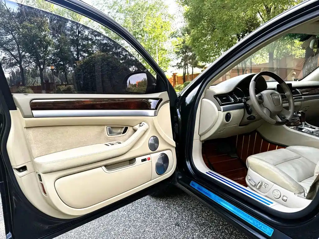 Audi A8 — миниатюра 6