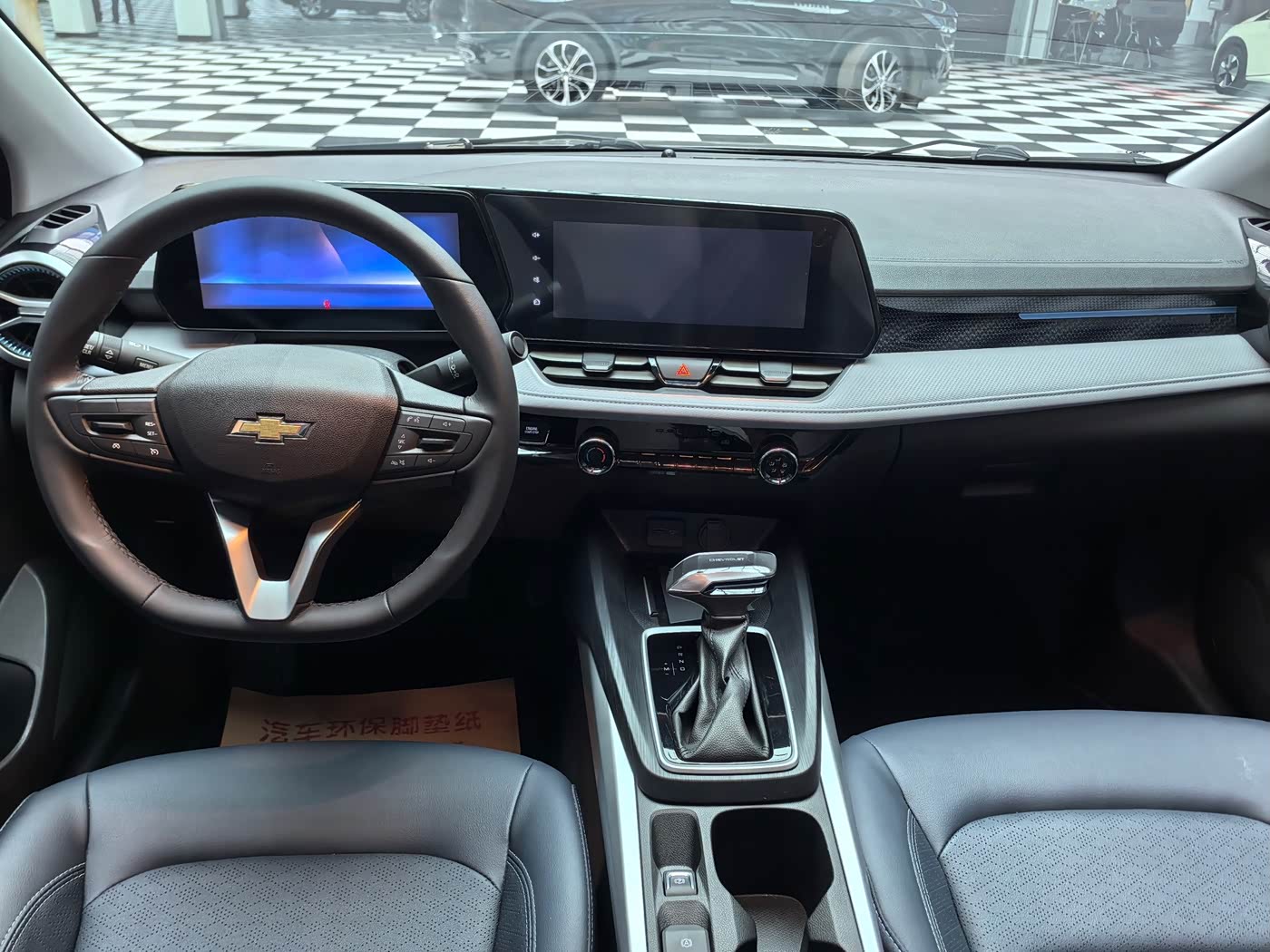 Chevrolet Monza 1.5 л 2023 г. Серебристо-серый, пробег 27000 км