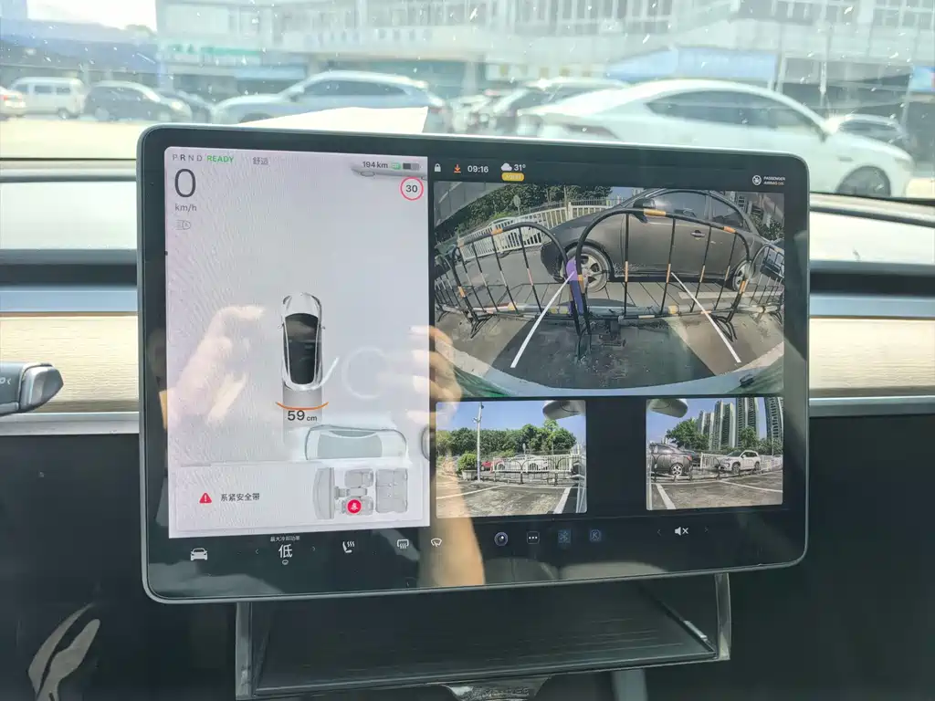 Tesla Model 3 — миниатюра 12