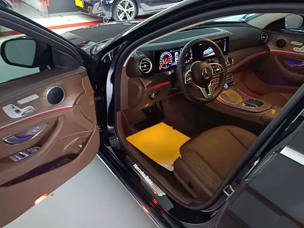 Mercedes-Benz E-Class — миниатюра 16