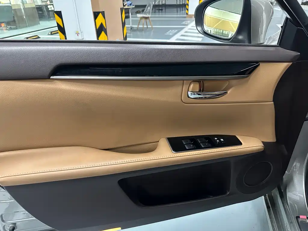 Lexus ES 2015 200 Elite