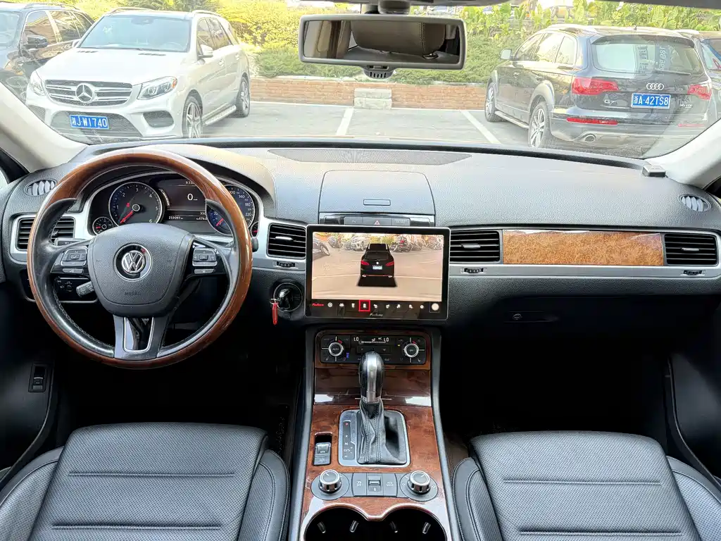 Volkswagen Touareg — миниатюра 12