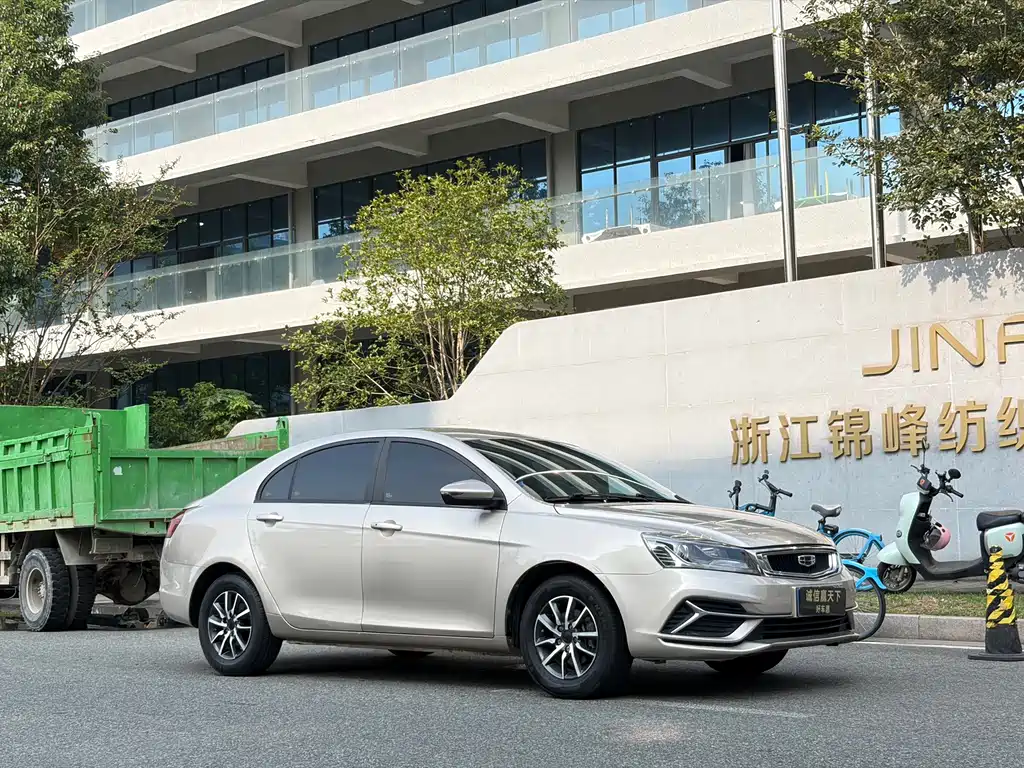 Geely Emgrand — миниатюра 3