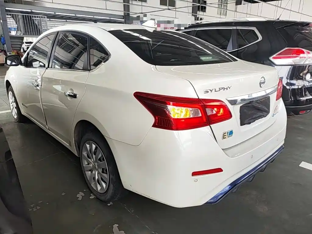 Nissan Sylphy EV — миниатюра 5