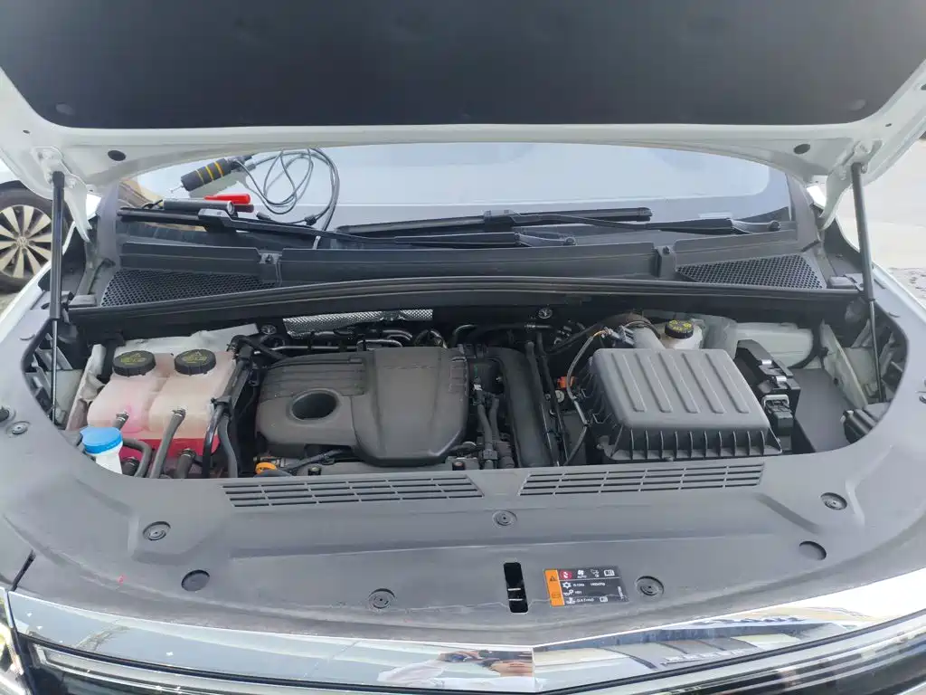Roewe iMAX8 New Energy — миниатюра 11