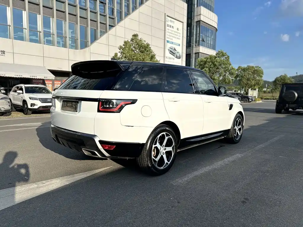 Land Rover Sport PHEV — миниатюра 3