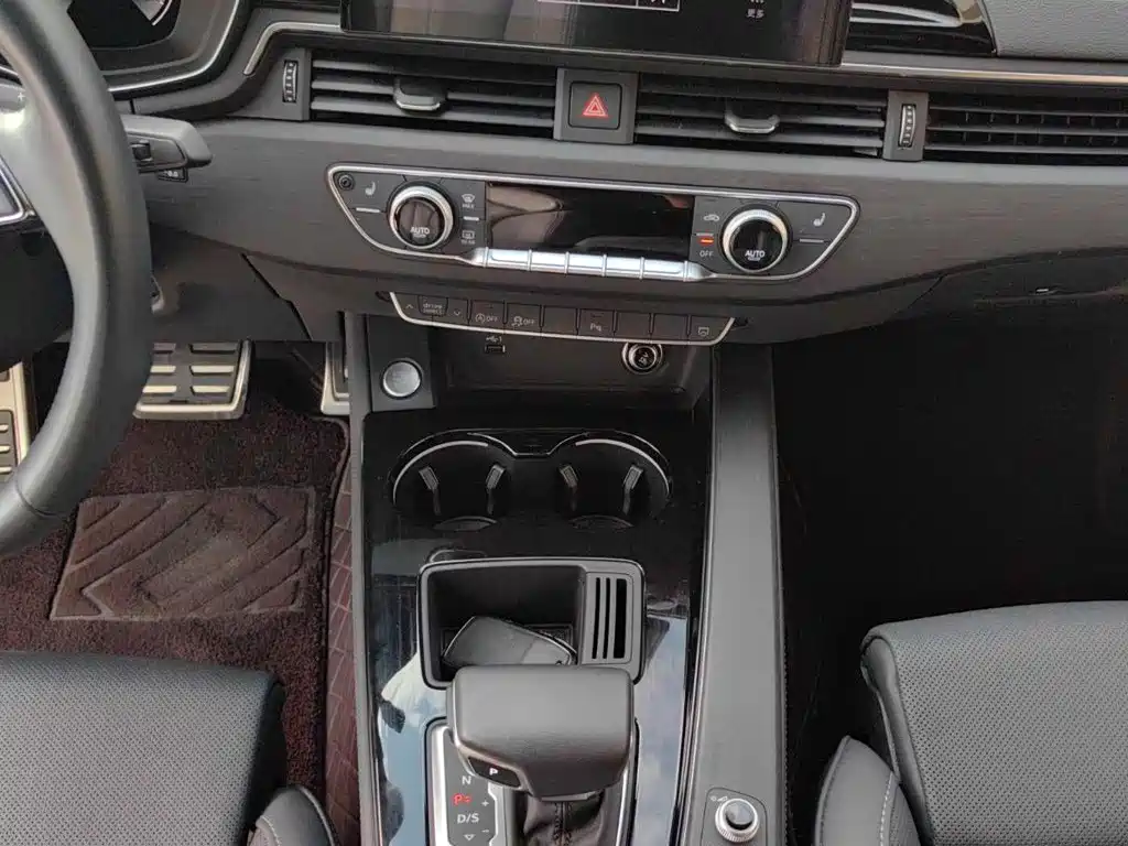 Audi A4L — миниатюра 7
