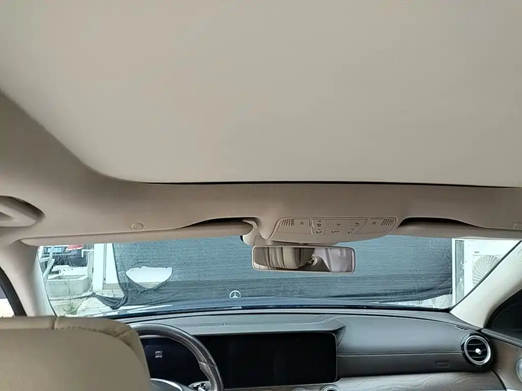 Mercedes-Benz E-Class — миниатюра 18