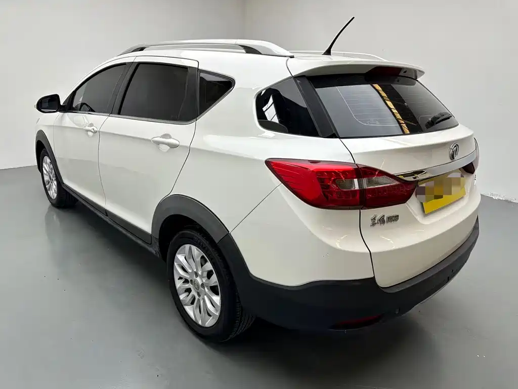 Dongfeng AX3 2016 1.5L MT