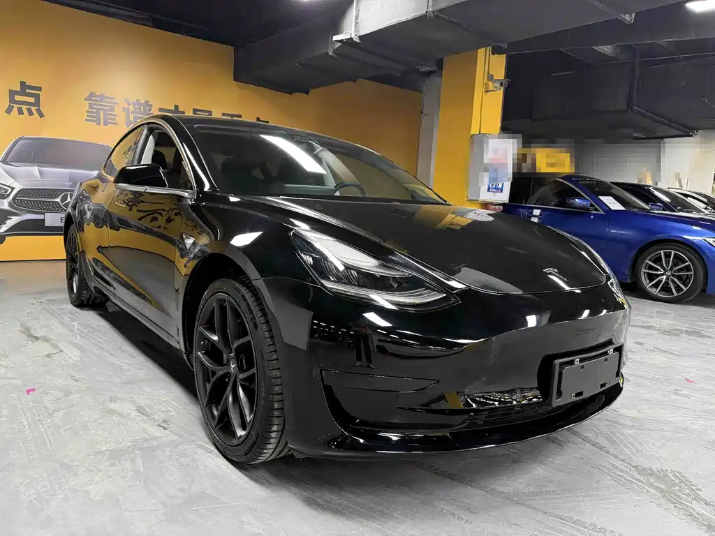 Tesla Model 3 — миниатюра 3