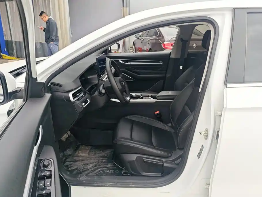 Geely Emgrand — миниатюра 9