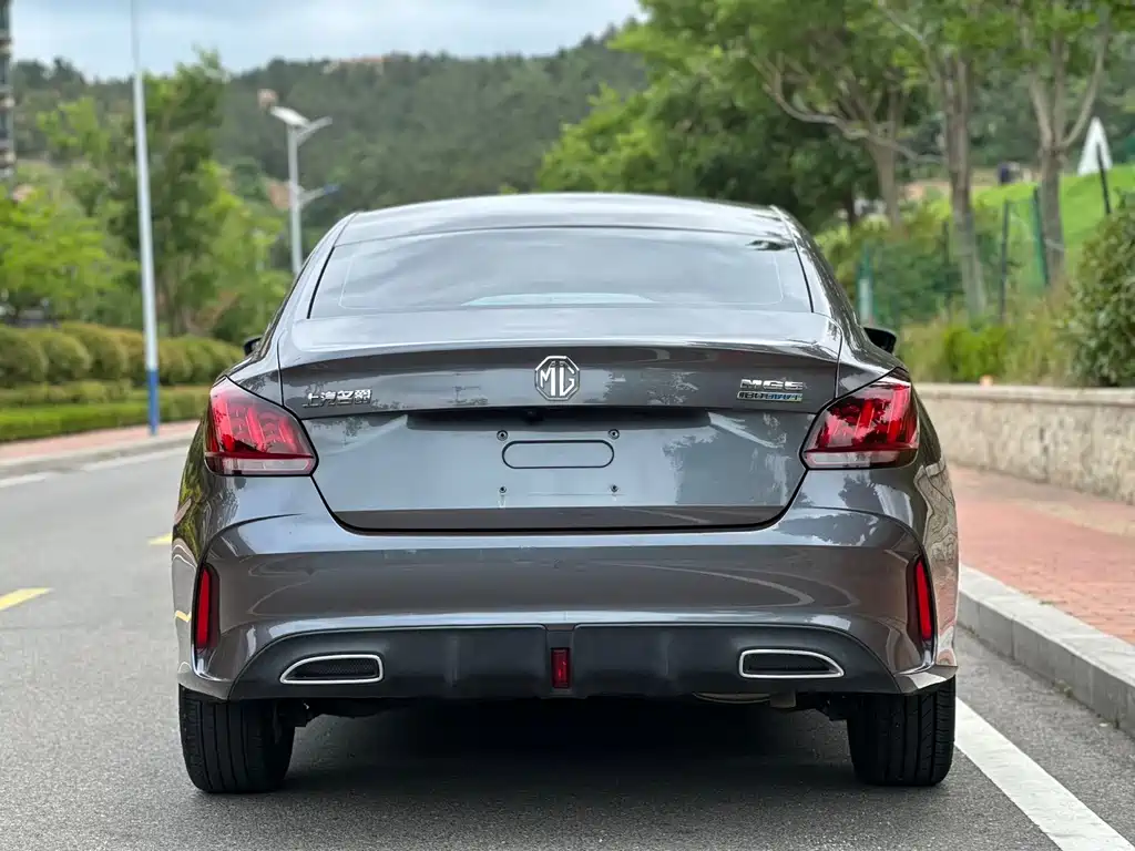 MG 5 2021 180DVVT CVT Luxury