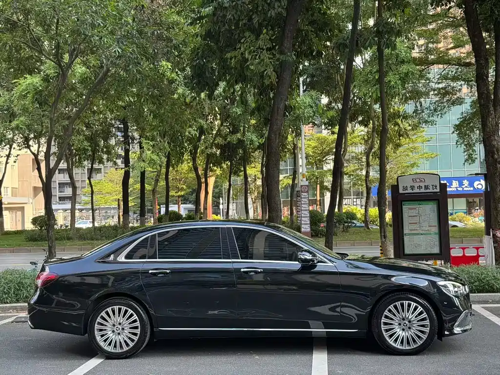 Mercedes-Benz E-Class — миниатюра 4