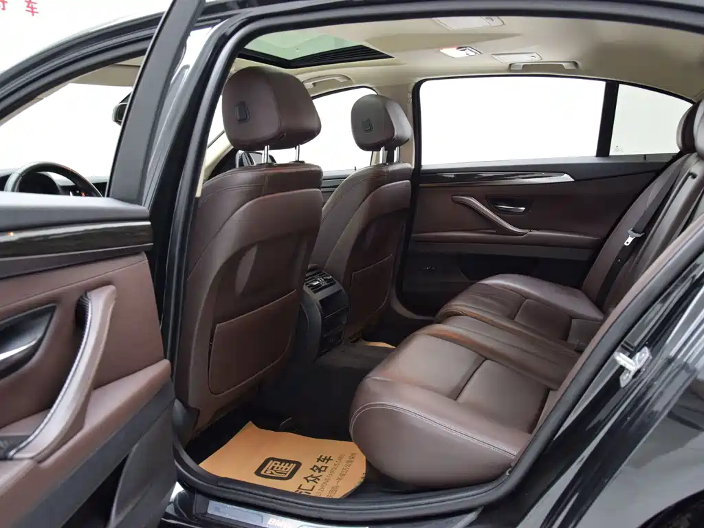 BMW 5 Series — миниатюра 16