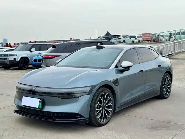 2024 Zeekr 007