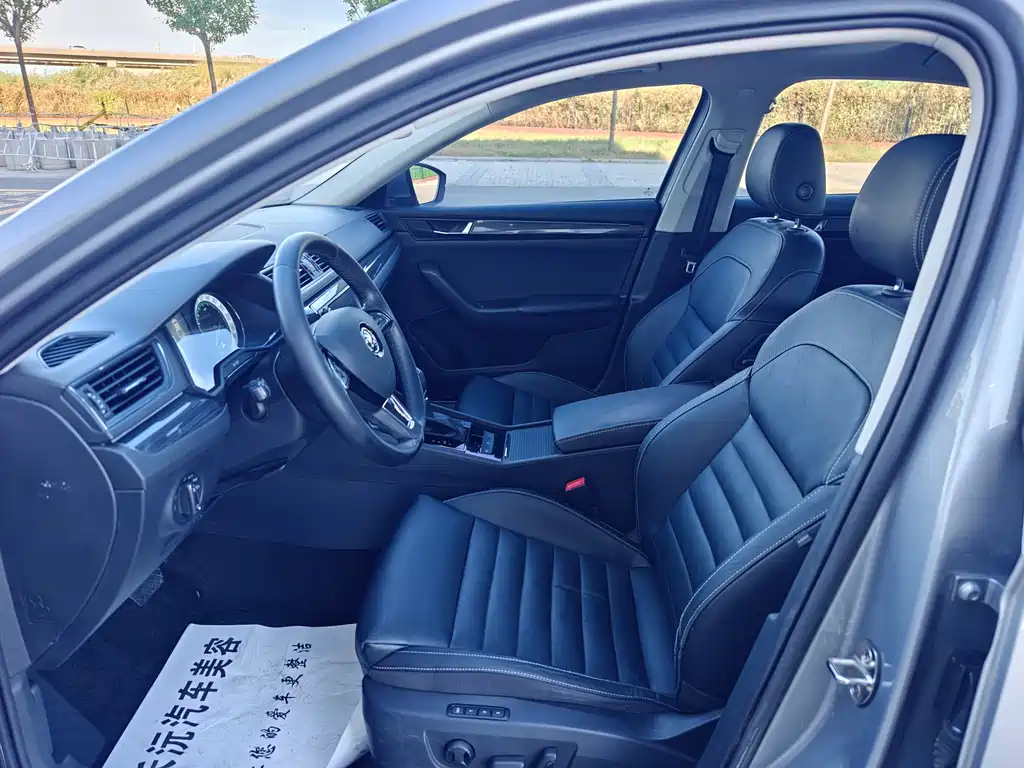 Skoda Superb — миниатюра 9