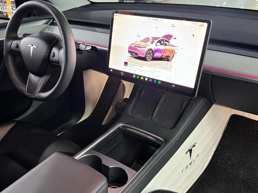 Tesla Model Y — миниатюра 17