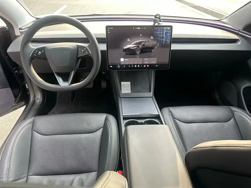 Tesla Model 3 — миниатюра 9