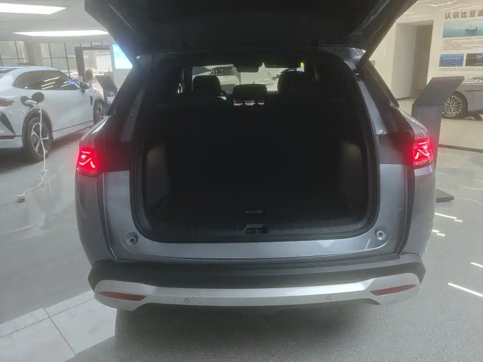 BYD L DM-i — миниатюра 9