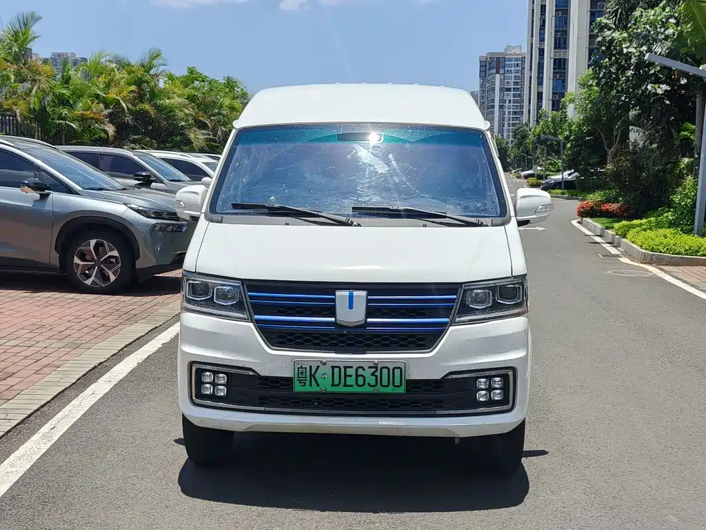 Yuan Cheng Yuan Cheng E5 — миниатюра 2